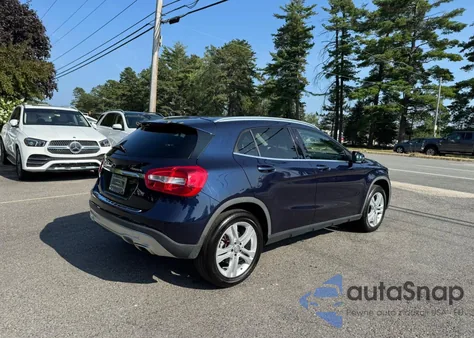 2017 Mercedes-Benz Gla 250 4Matic z USA, uszkodzony, nr VIN WDCTG4GB2HJ287820